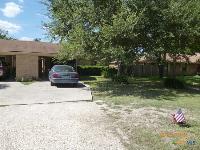 Primary Photo - 1640 Old Marion Rd