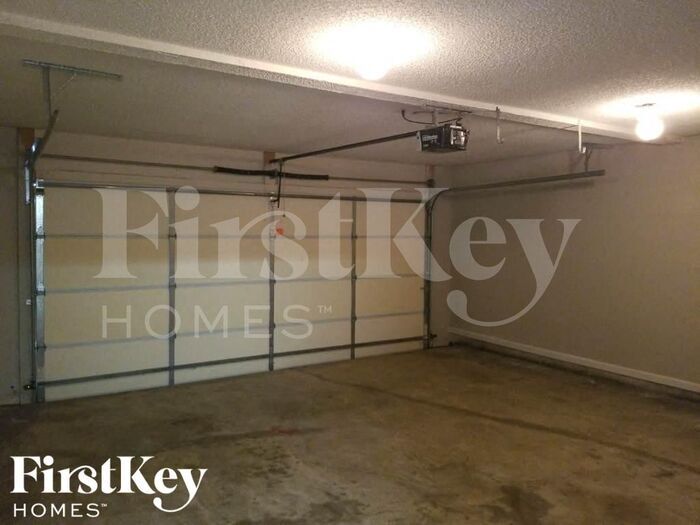 Building Photo - 1305 St Isabella Ct