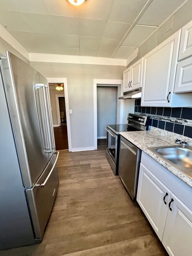 Building Photo - Spacious single family home in Independenc...