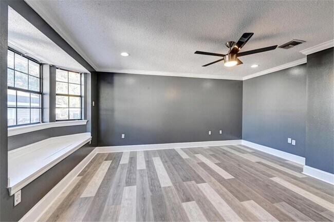 Building Photo - 5923 General Haig St