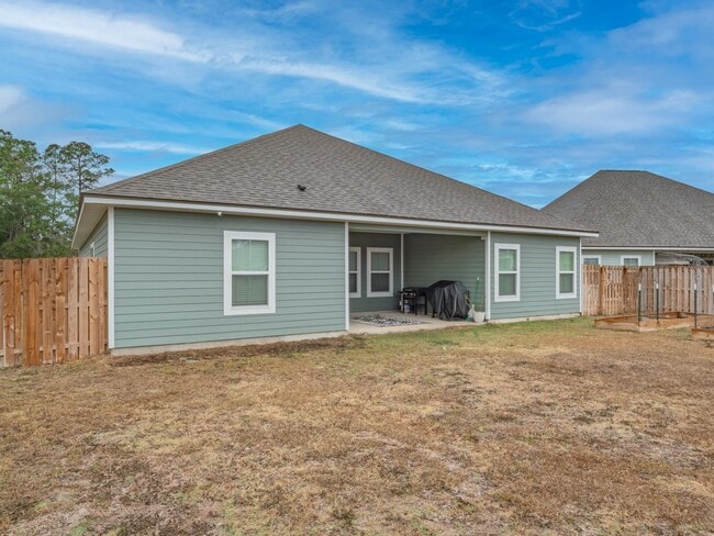 Building Photo - 15 Arden Rd