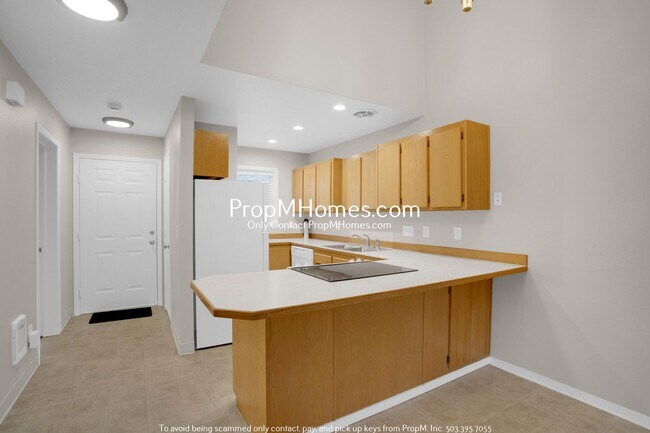 Building Photo - Three Bedroom Gem in Jennings Lodge - Garage Included!