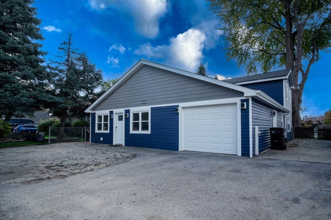 Building Photo - 3407 Venice Ave