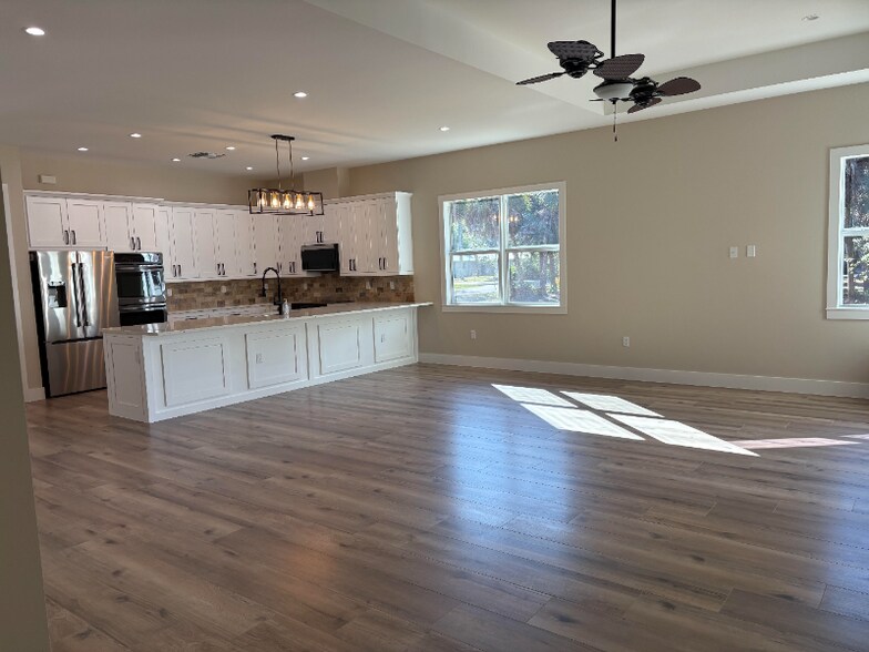 Building Photo - 4261 Kathy Ave