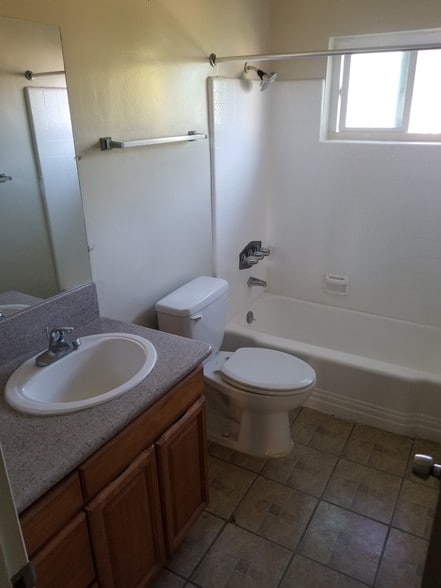 Bathroom - 265 San Marcos St