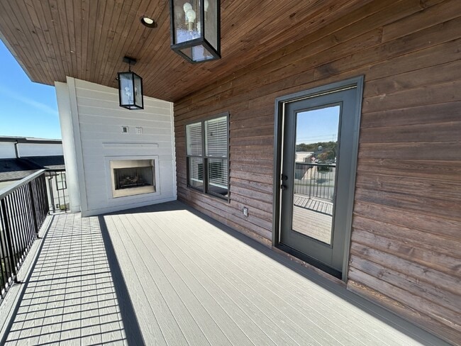 Building Photo - 3BD 2.5 BA DANSBY DR CONDO AVAILABLE FOR RENT NOW