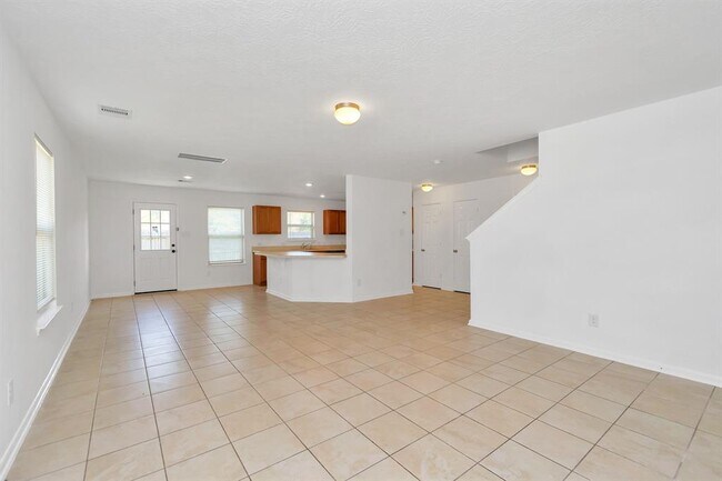 Building Photo - 19003 Barnesdale Ct