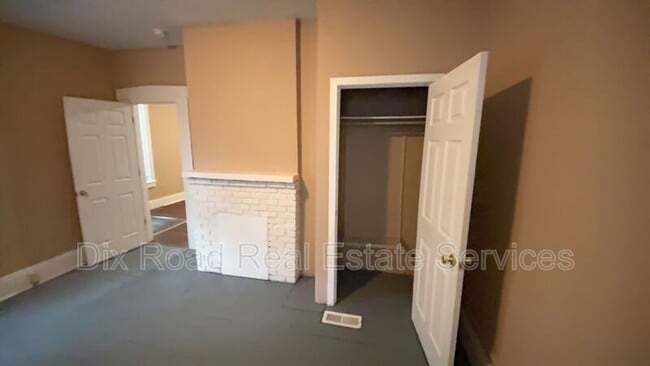 Building Photo - 406 South Seventh Street