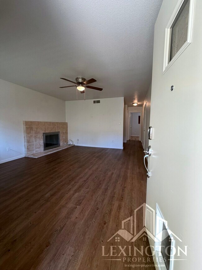 Building Photo - Stunning, 2BD/1BA, Condo home in The Villaggio Community, near Madison Ave. and American River Co...