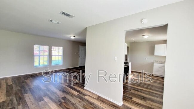 Building Photo - 1704 Langford St