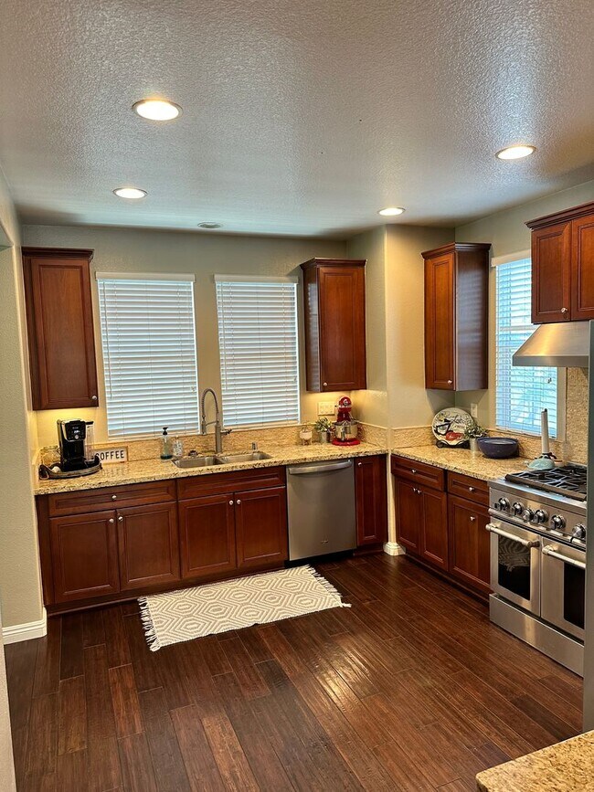 Building Photo - Ladera Ranch House for Lease 3 Bedroom 3.5...