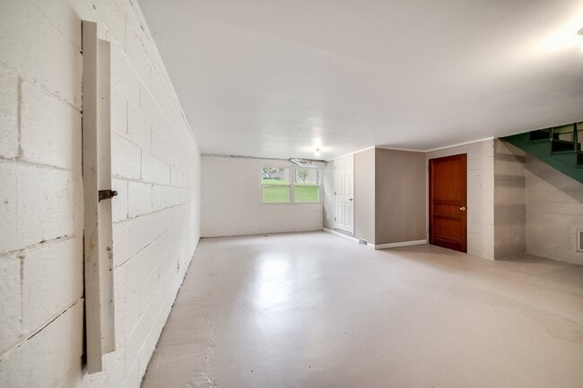 Building Photo - 411 Westchester Dr