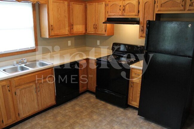 Building Photo - 10311 Park Valley Dr