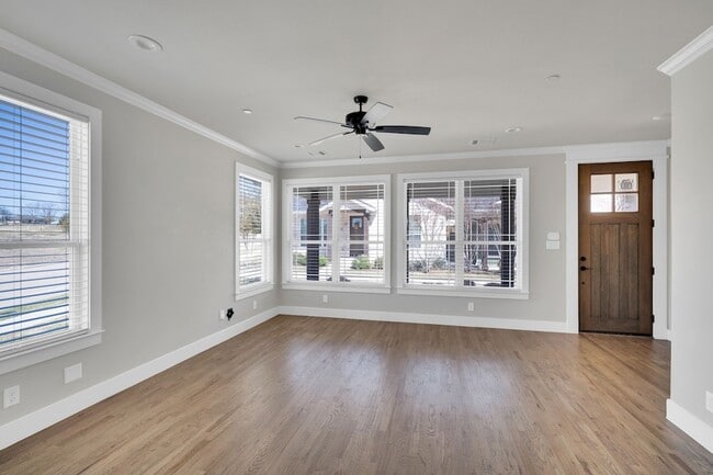 Building Photo - 500 Woodside Trl