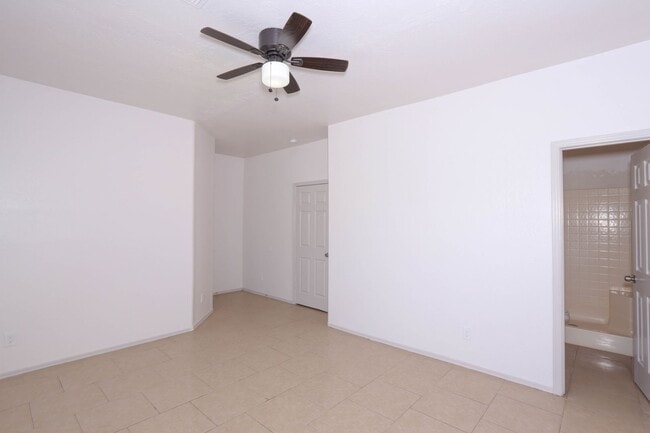 Building Photo - 9399 W Tinajas Dr