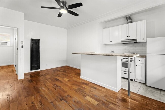 Building Photo - One Bedroom Unit In The Heart Of Koreatown!