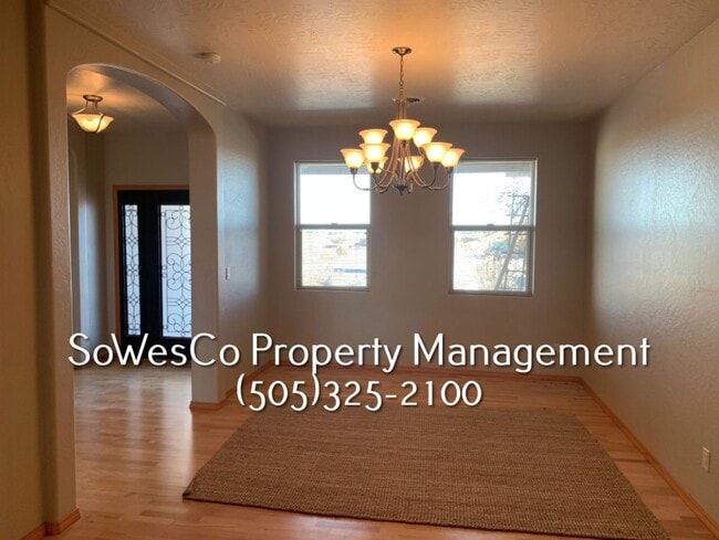 Building Photo - Large Southwest Custom Home!