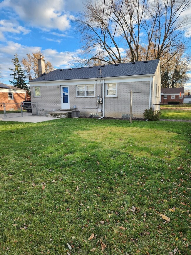 Building Photo - 29520 Minton