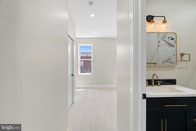 Building Photo - 1626 S 24th St