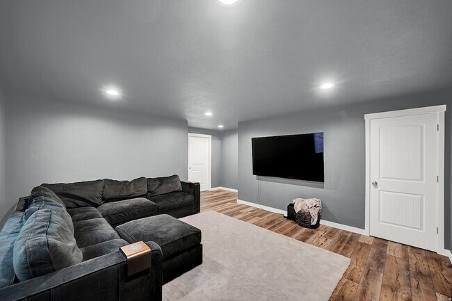 Building Photo - 788 Star Spangled Dr