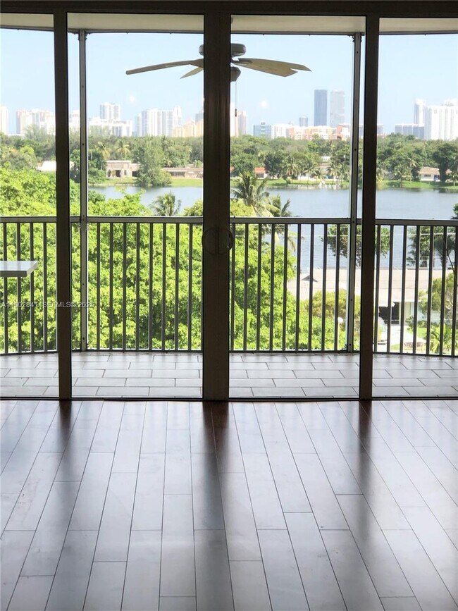 Building Photo - 1780 NE 191st St