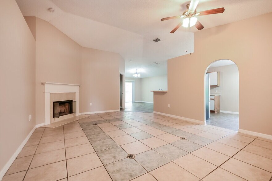 Building Photo - 4205 Iveyglen Ave