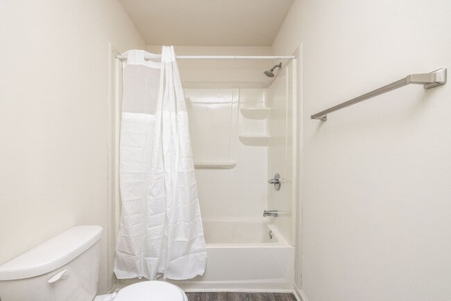 Building Photo - Charming Townhome in Hunters Mill – 3 Beds...