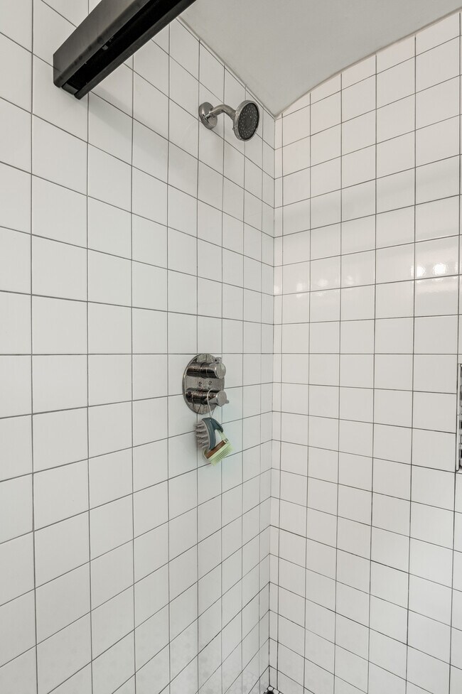 Building Photo - 96 Ardmore Pl NW