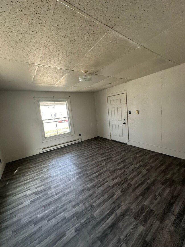 Building Photo - 417 Middlebury St