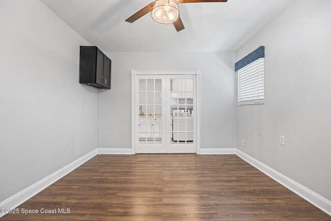 Building Photo - 3701 Warwick Dr