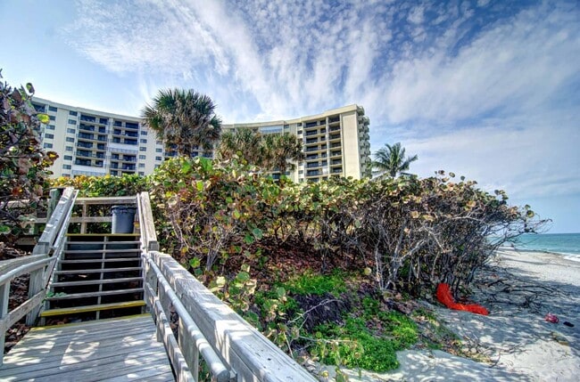 Building Photo - 200 Ocean Trail Way
