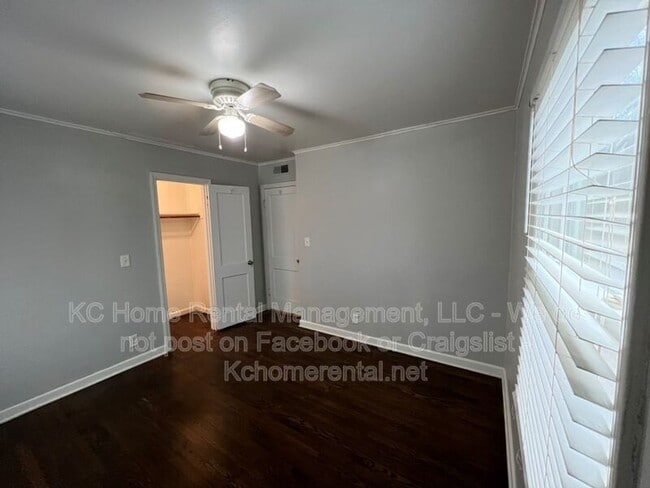 Building Photo - 8009 Summit St