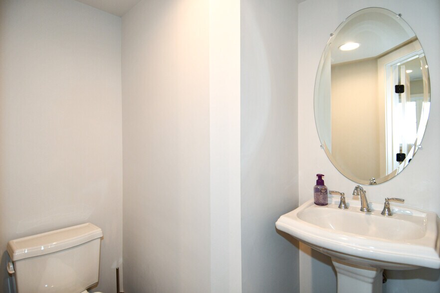 Building Photo - 2421 Auden Dr