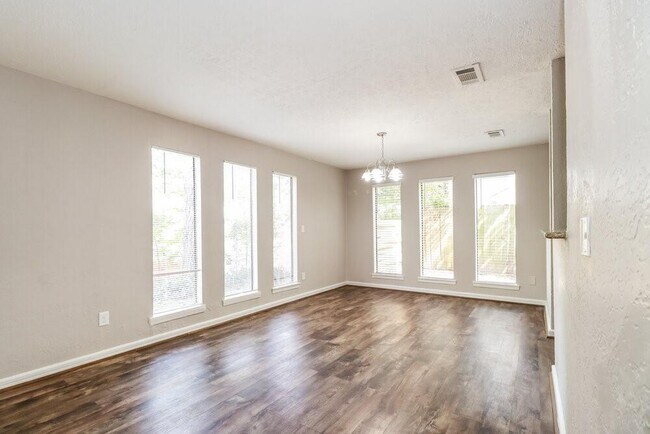 Building Photo - 17803 Villa Way Dr
