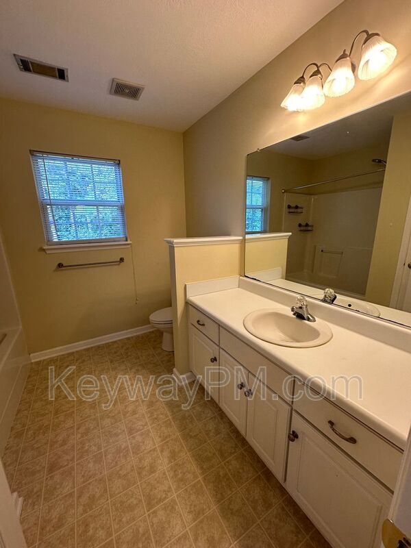 Building Photo - 2064 Summerton Cir