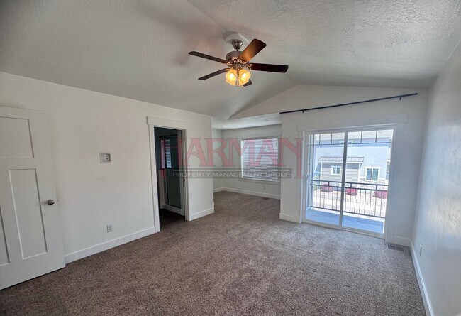 Building Photo - 1008 E 120 S