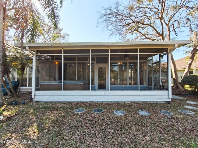 Building Photo - 1563 Lakeway Dr