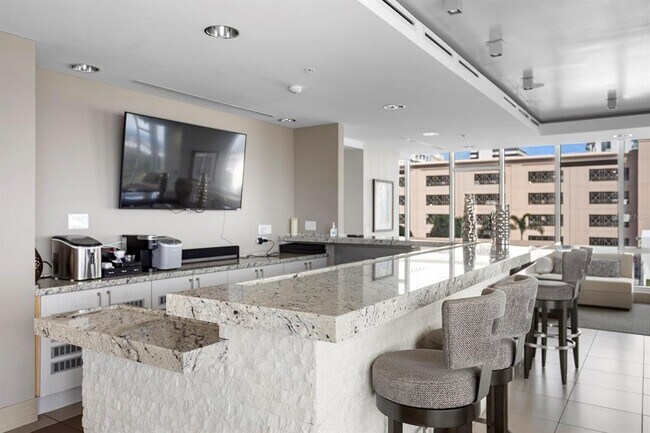 Building Photo - 175 1st St S