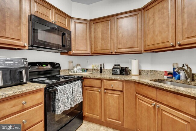 Building Photo - 5006 Dorsey Hall Dr