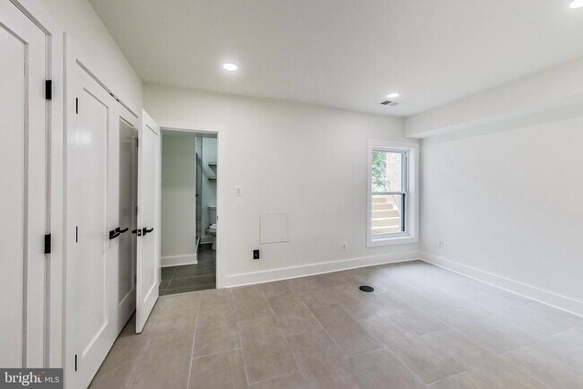 Building Photo - 1626 K St NE