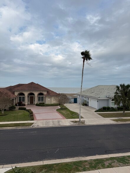 Building Photo - 154 Oleander Dr