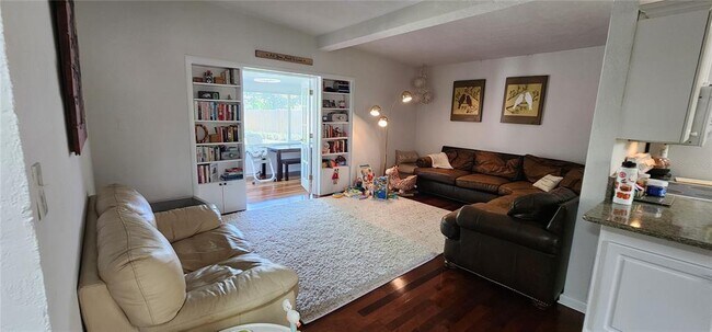 Building Photo - 424 Dunraven Dr