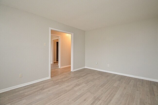 Building Photo - 5243 Greylog Dr