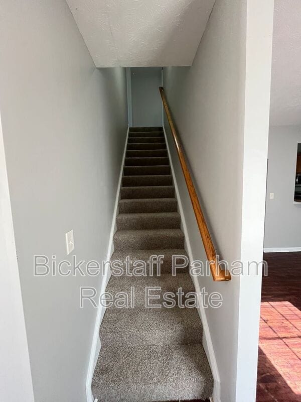 Building Photo - 410 26th Ct