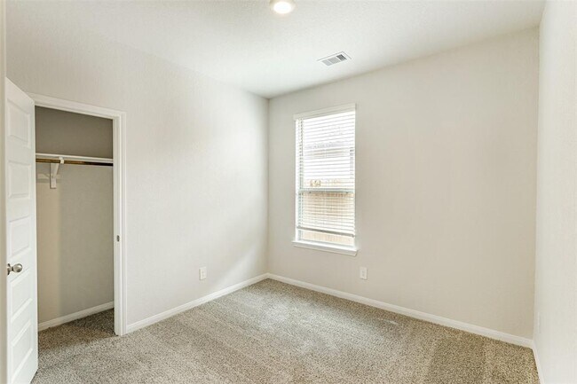 Building Photo - 14717 Pinion Ct
