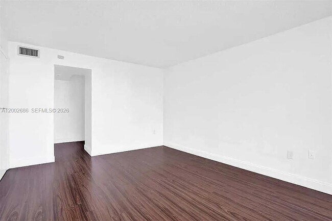 Building Photo - 1501 NE Miami Gardens Dr