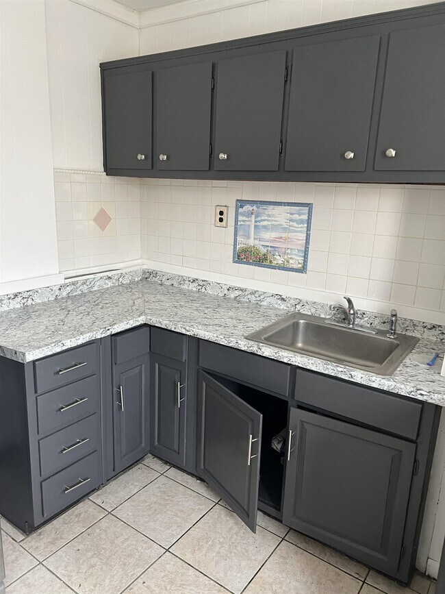 Building Photo - 167 Garfield Ave