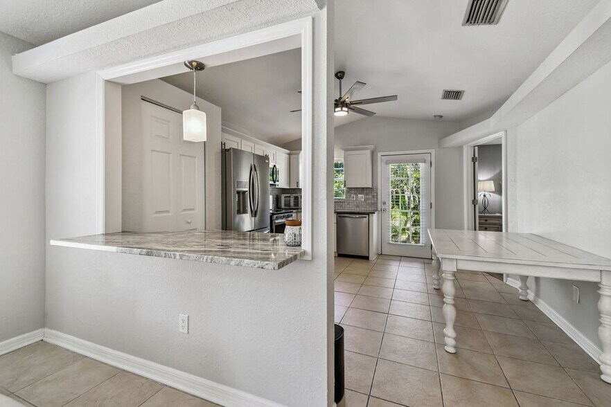 Building Photo - 1763 Montana Ave NE