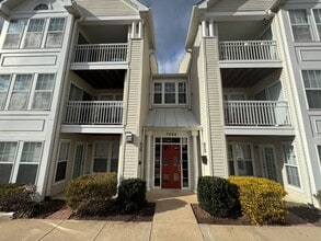 Building Photo - Newly Renovated 2 Bed 2 Bath Condo With Patio In Beautiful South Meadows