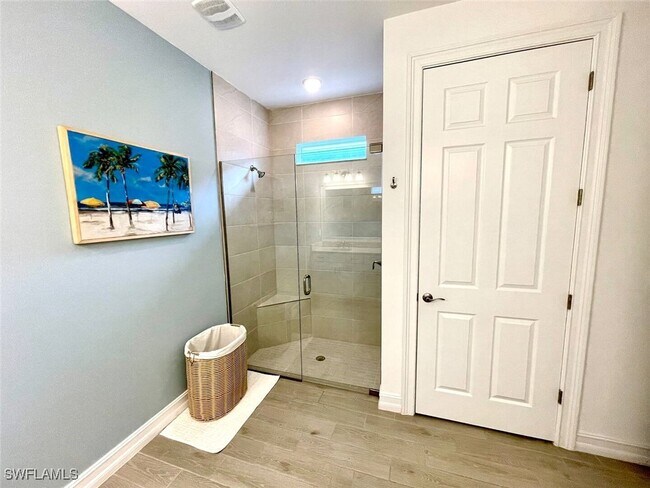 Building Photo - 299 Tamarindo Ln